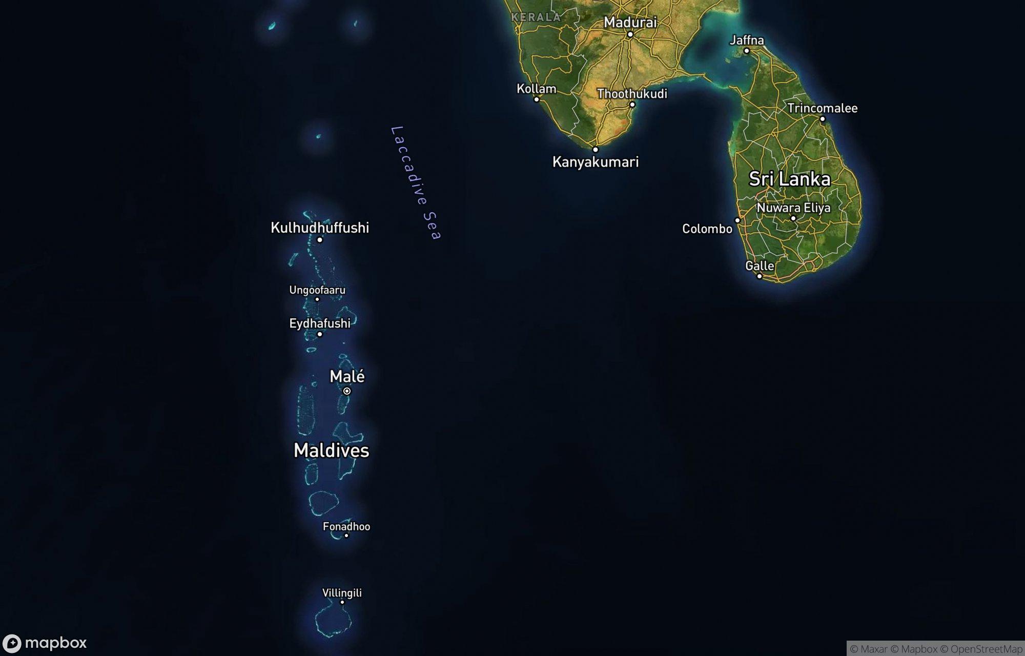インド洋におけるモルディブの位置を示す衛星地図