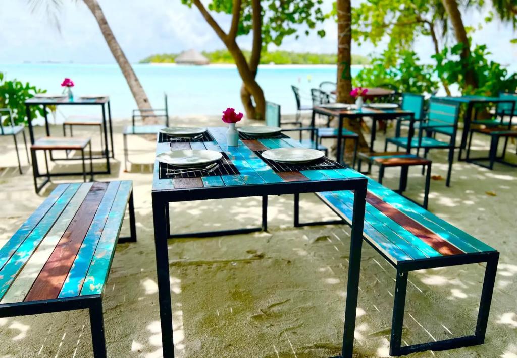 Beach House Dhiffushi photo 2