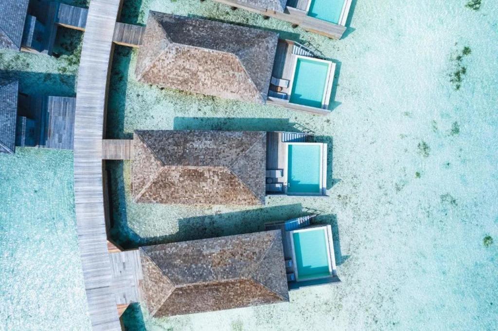 Molo at Jawakara Islands thumbnail 7
