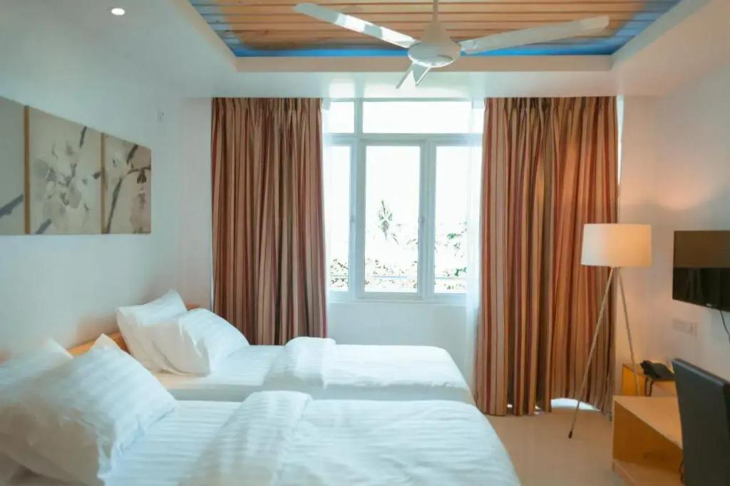 Pine Lodge Maldives photo 5
