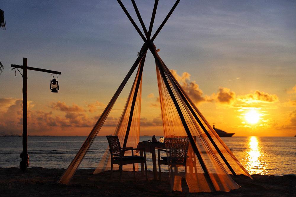 Beach & Destination Dining at Malahini Kuda Bandos thumbnail 3