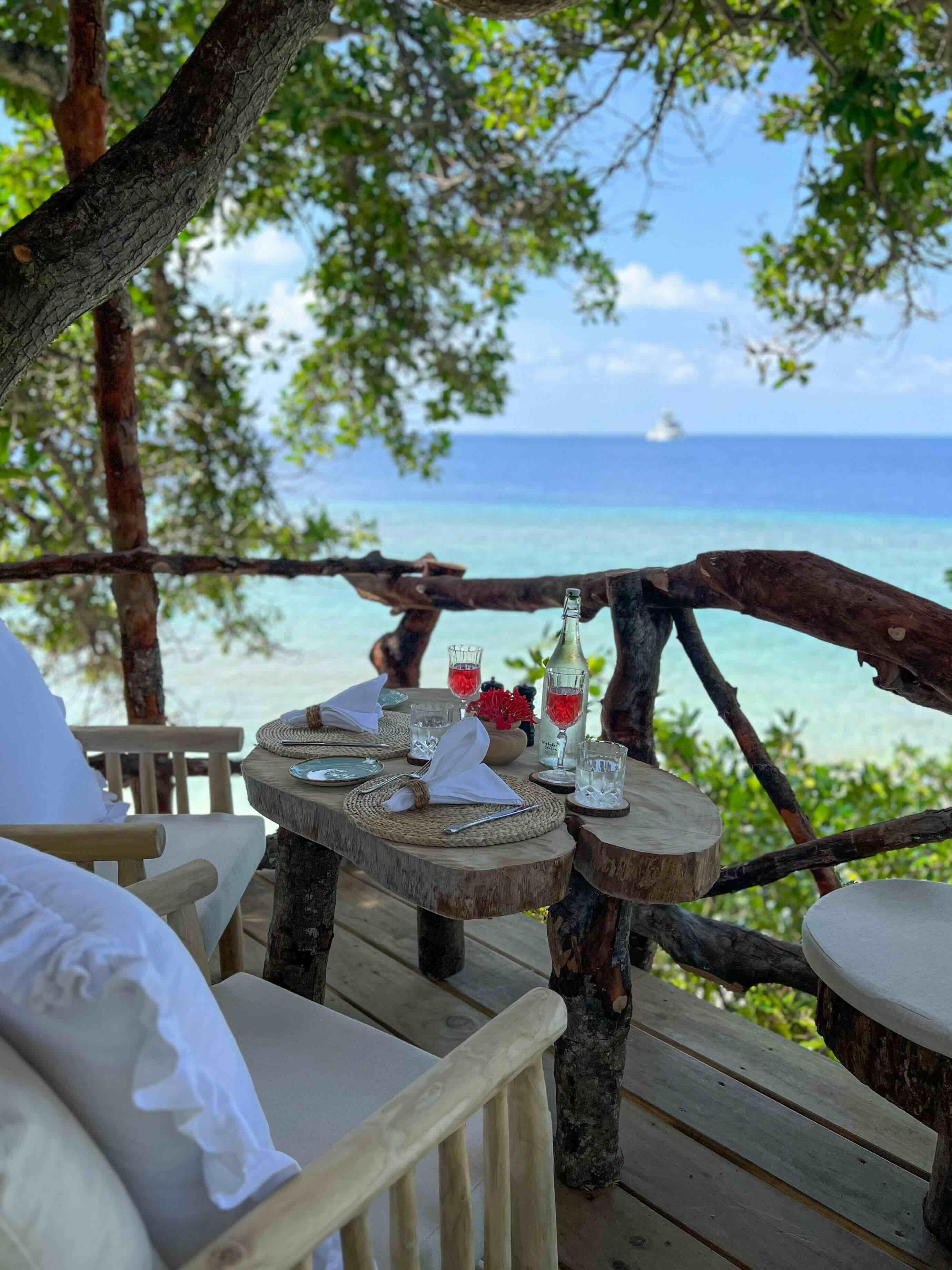 Thari Treetop Dining at Malahini Kuda Bandos thumbnail 2