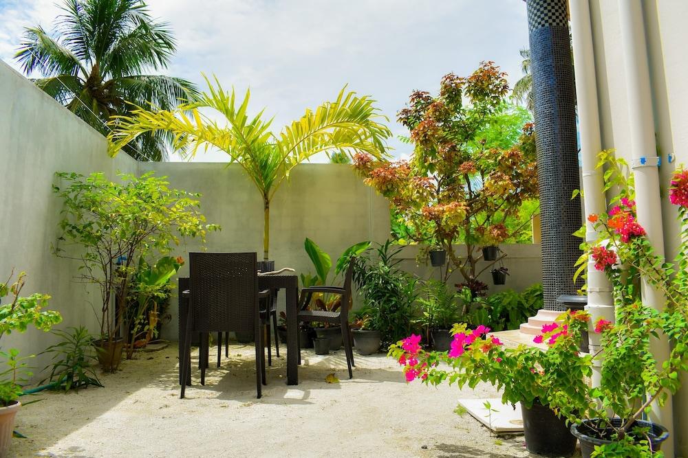 Calyx Boutique Fuvahmulah photo 5