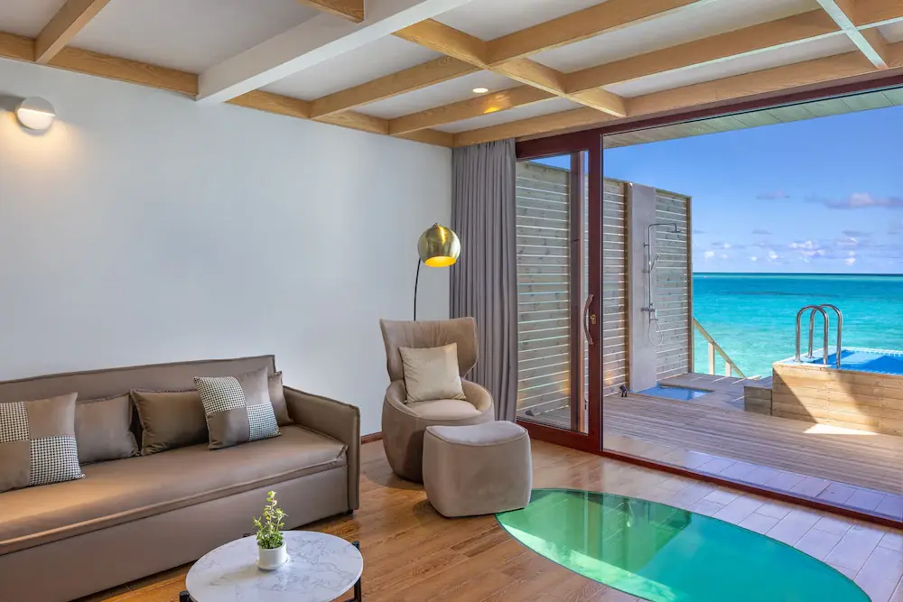 Pool Bar at NOOE Maldives Kunaavashi thumbnail 7