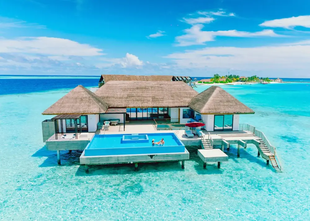 Pool Bar at NOOE Maldives Kunaavashi thumbnail 8