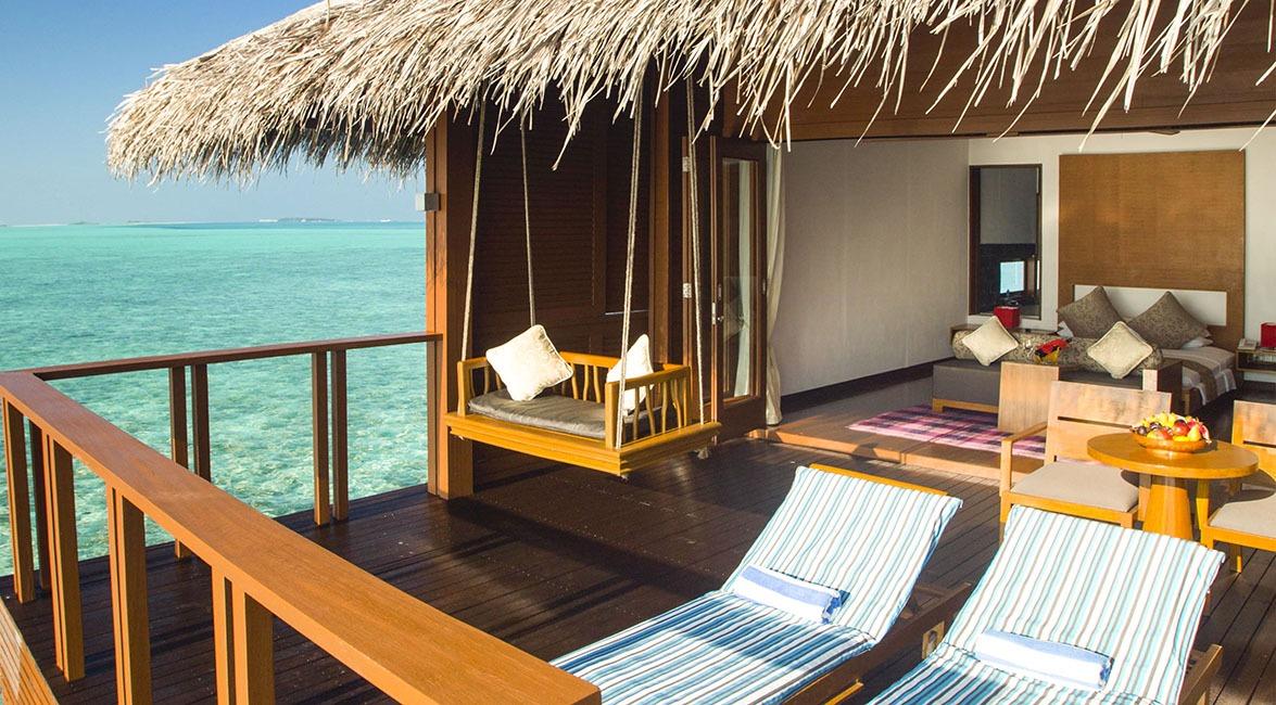 Vilu Bar at Medhufushi Island Resort thumbnail 7