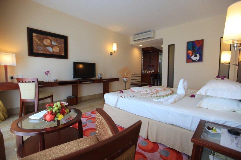 Hulhule Island Hotel photo 3