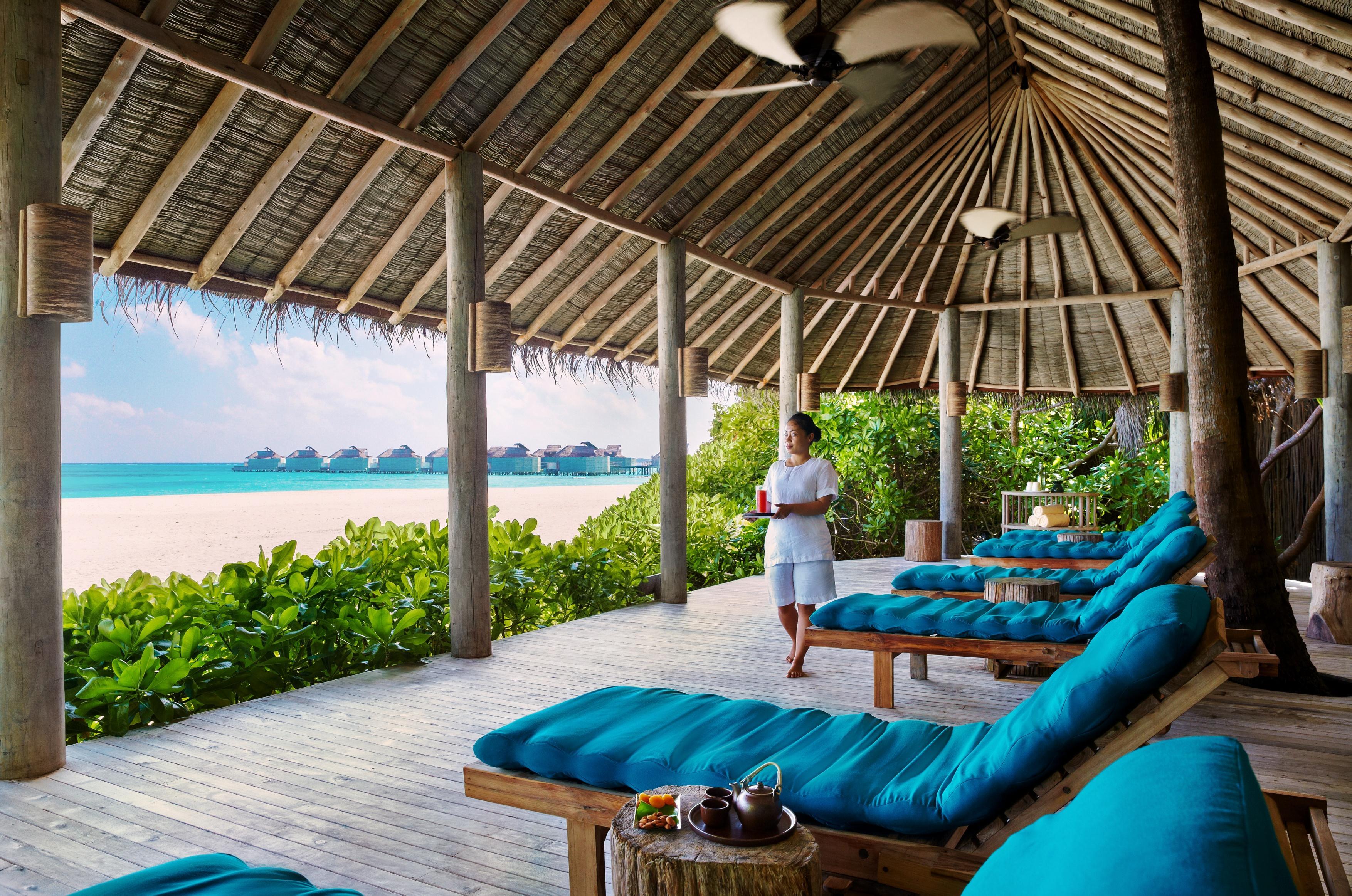 Chill at Six Senses Laamu thumbnail 6