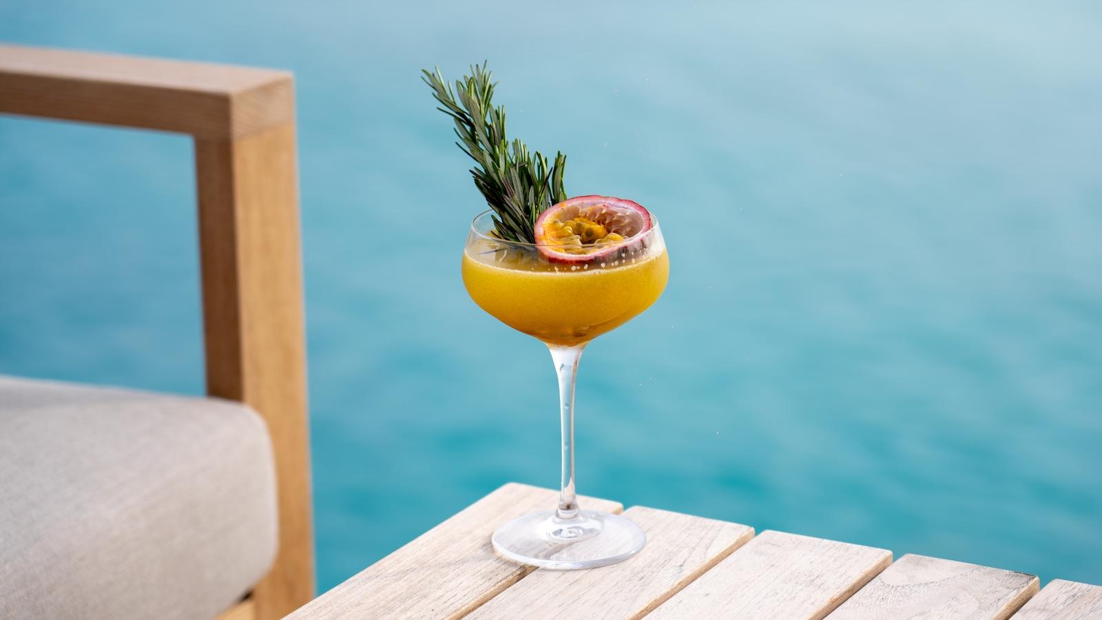 Velu Bar at Nala Maldives Resort thumbnail 3