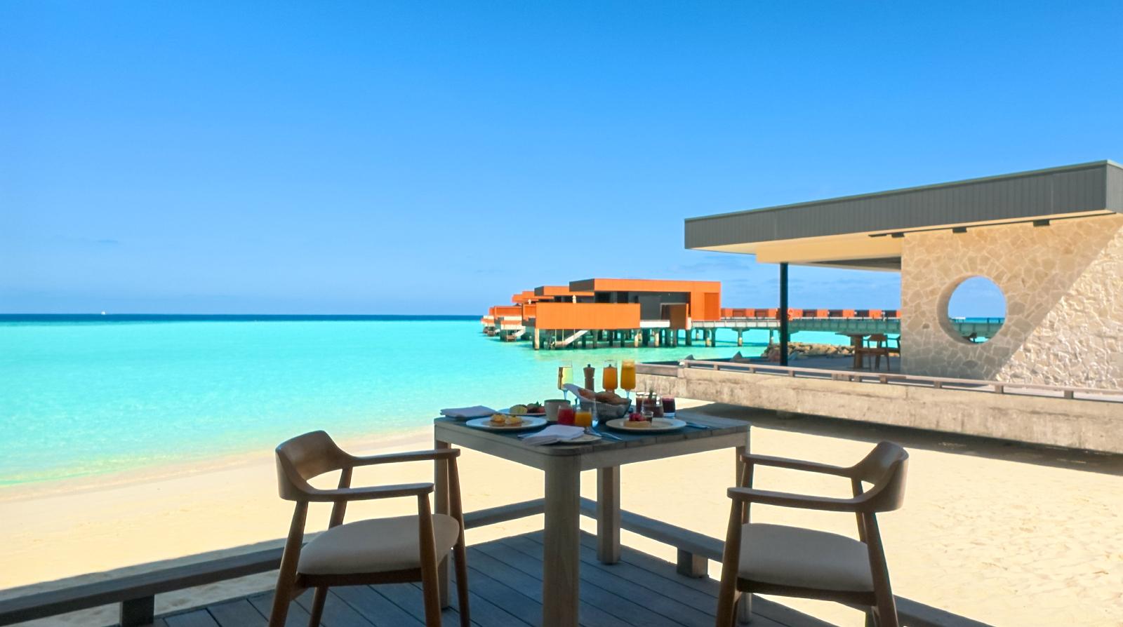 Raalhu Restaurant at Veligandu Maldives Resort Island thumbnail 4