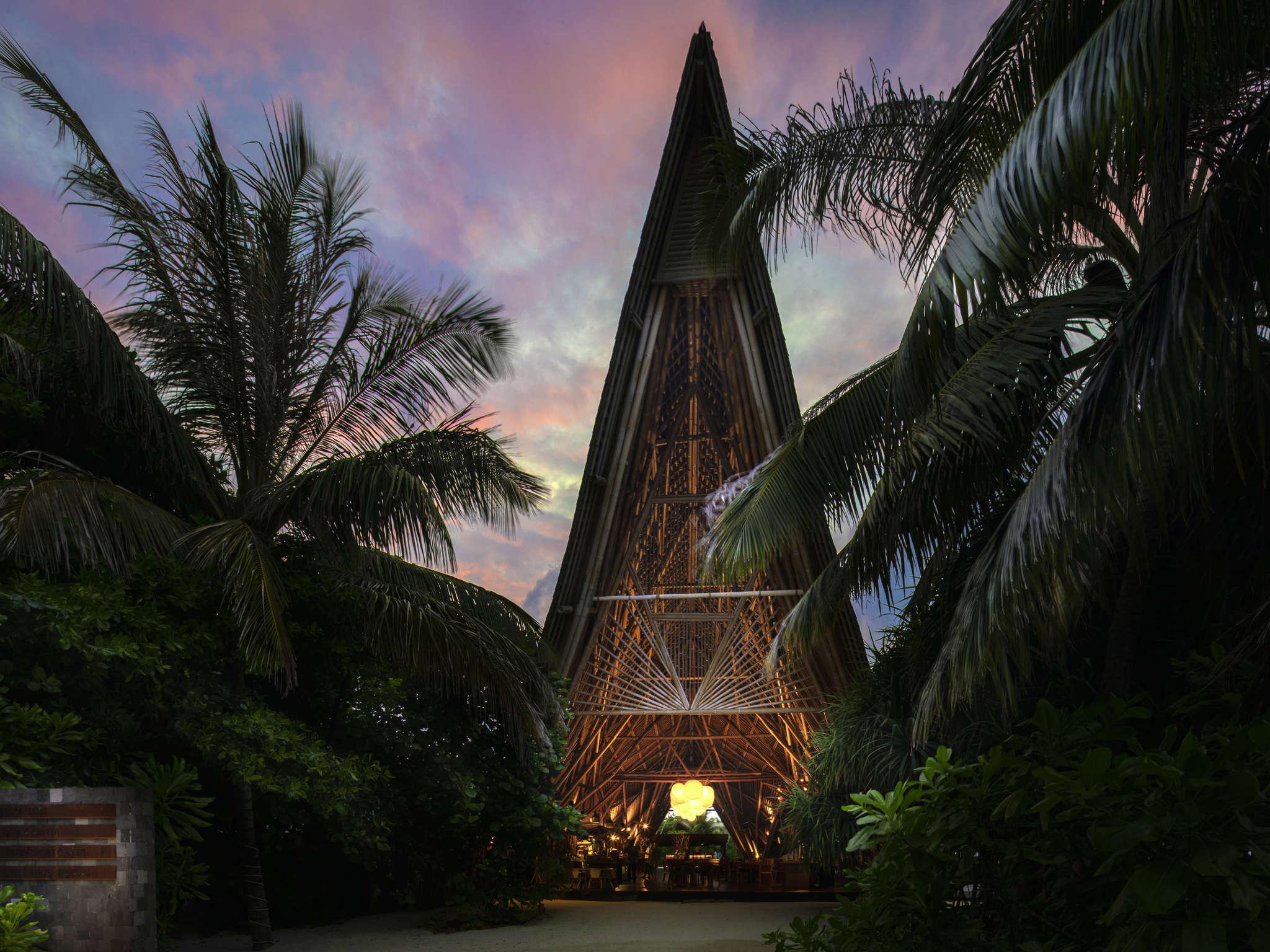 ONU Marché at Kuredhivaru Resort & Spa thumbnail 2