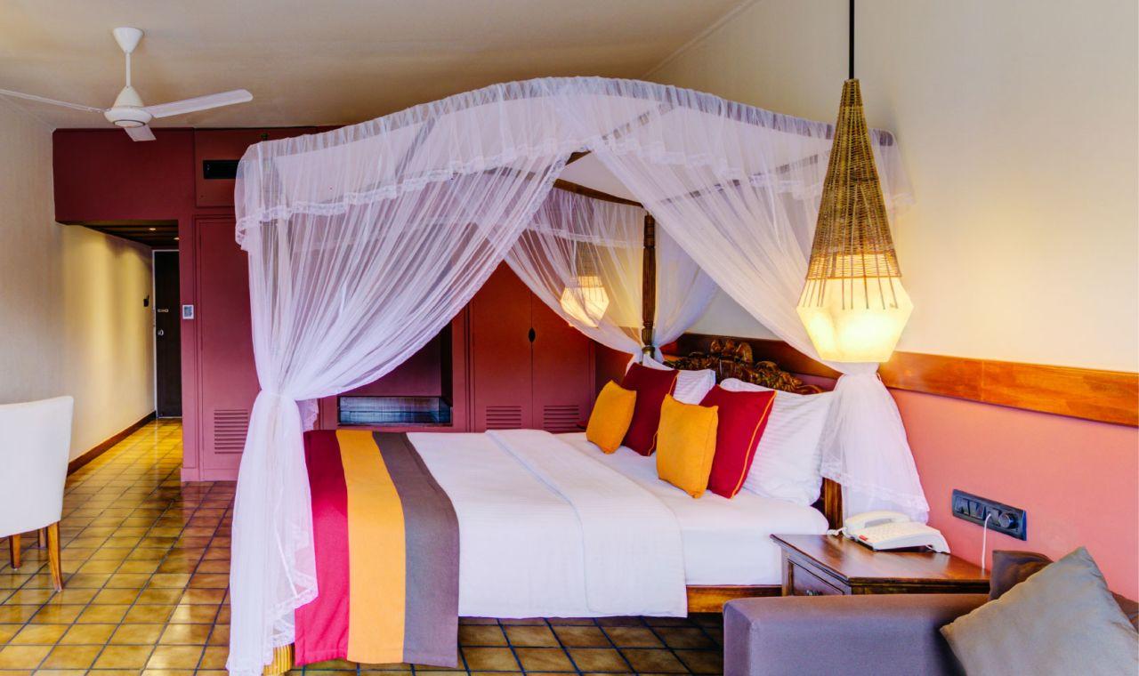 Deluxe Room at Cinnamon Citadel Kandy, view 2