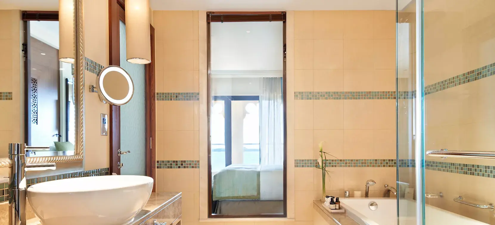 Grand Family Heritage Room, 1 King Bed, 2 Queen Beds, Balcony at Fairmont The Palm, view 3