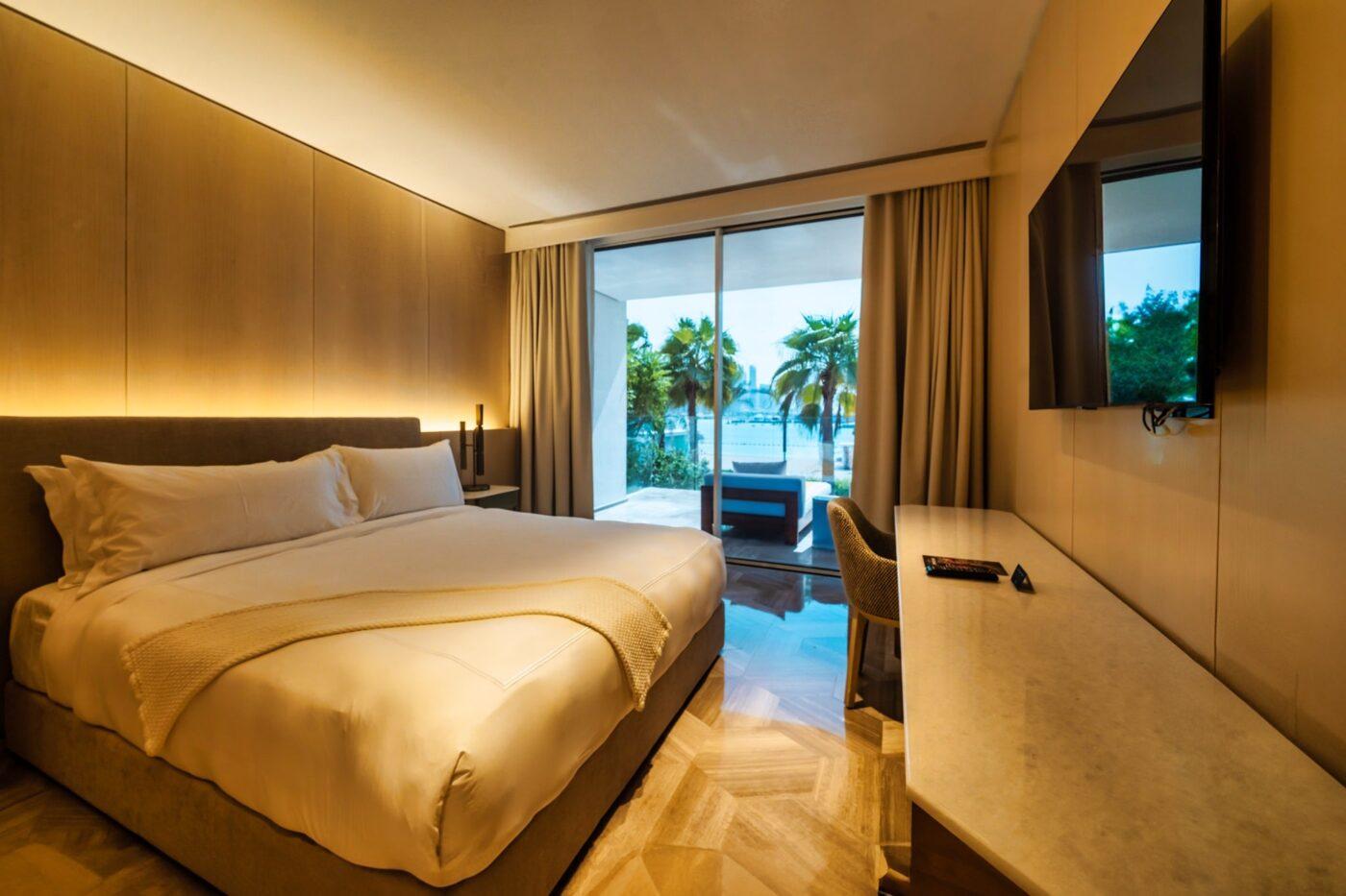 5 Bed | Beach villa w/ Pool at FIVE Palm Jumeirah, view 3