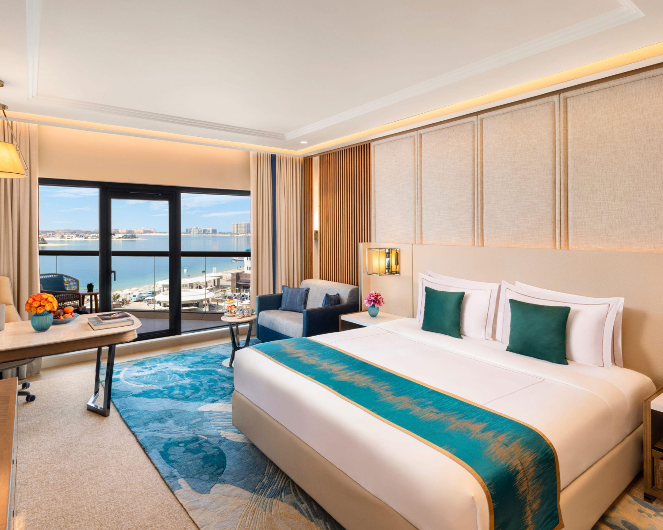 Luxury Palm Sea View Room King Bed