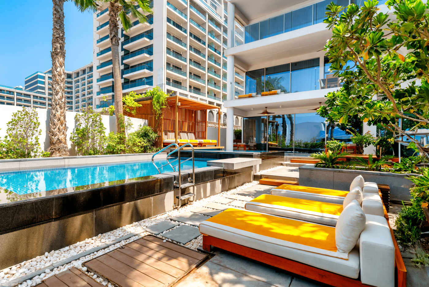 3 Bed | Beach villa w/ Pool at FIVE Palm Jumeirah, view 3