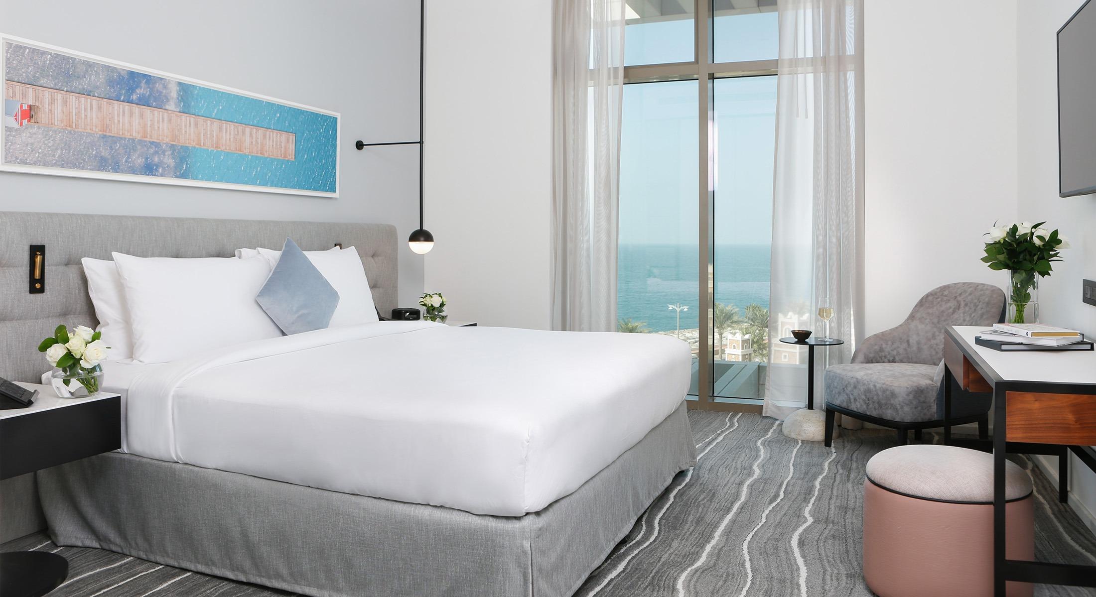 Deluxe King Room with Kitchenette