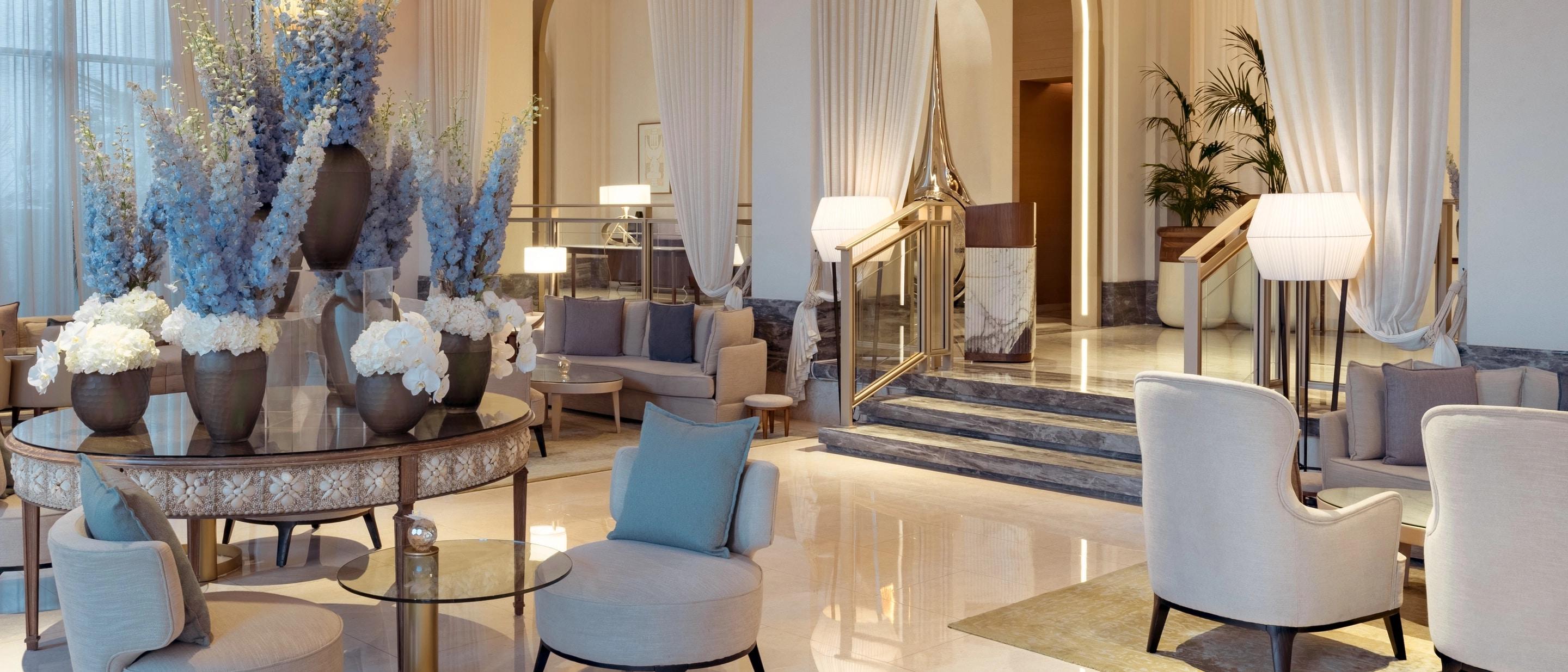 Al Mandhar Lounge