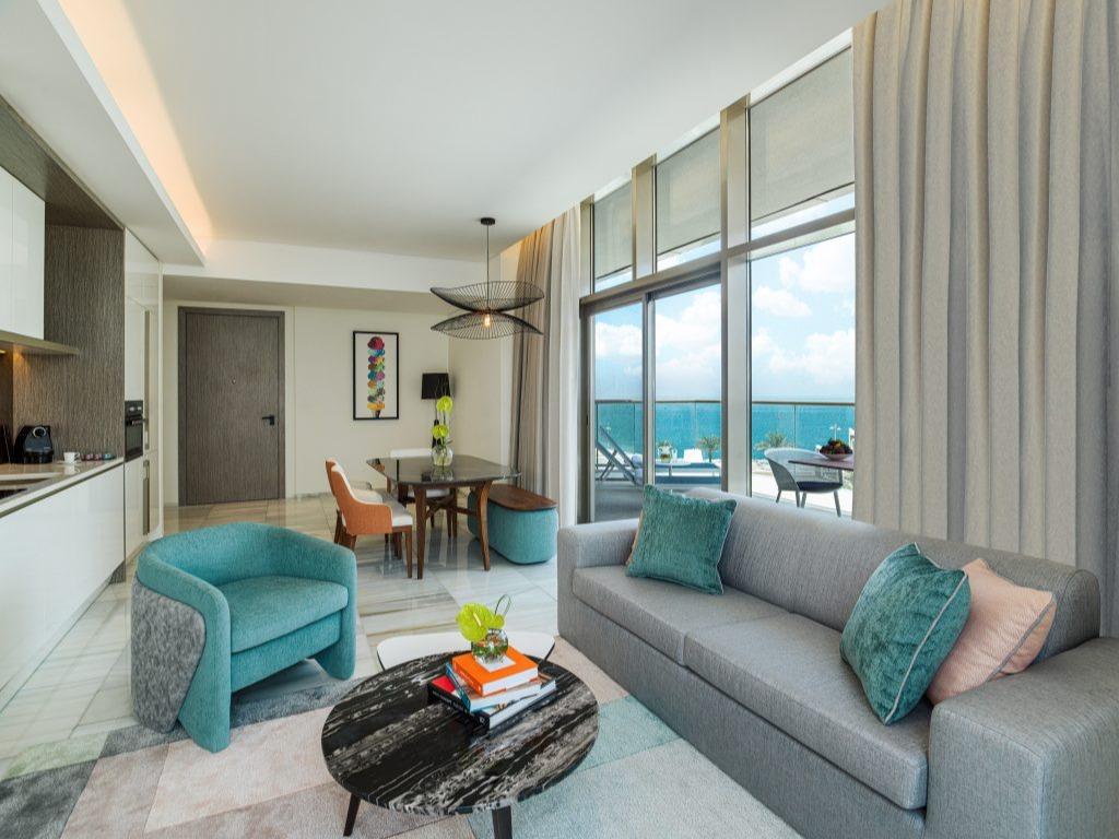 Three Bedroom Suite with Kitchen, Balcony, Sofa Bed & Palm Sea View at Th8 Palm Dubai Beach Resort, Vignette Collection