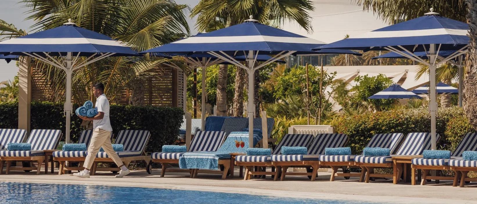 Pool Bar