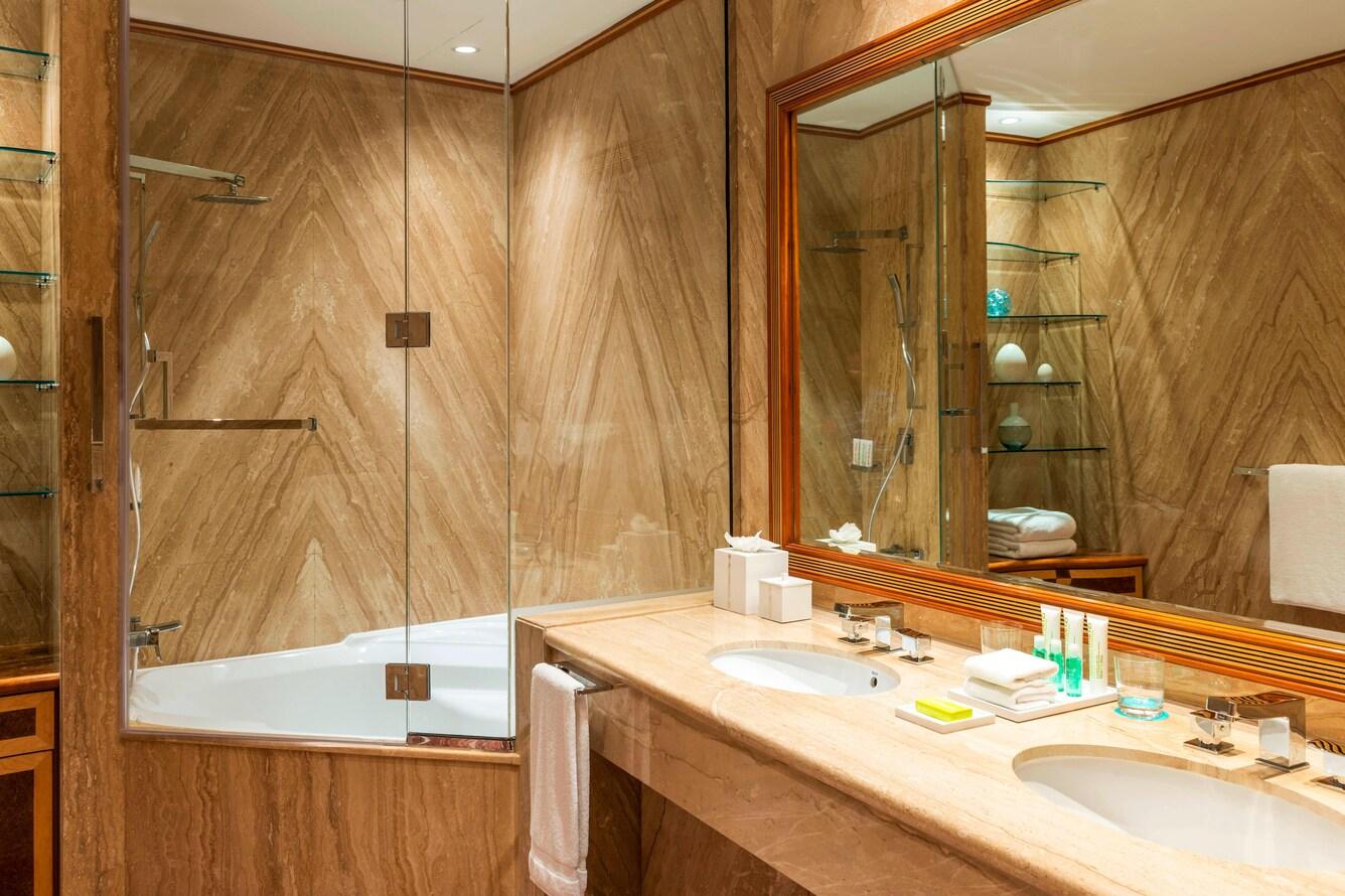 Apartment Suite at Le Royal Méridien Beach Resort & Spa, view 3