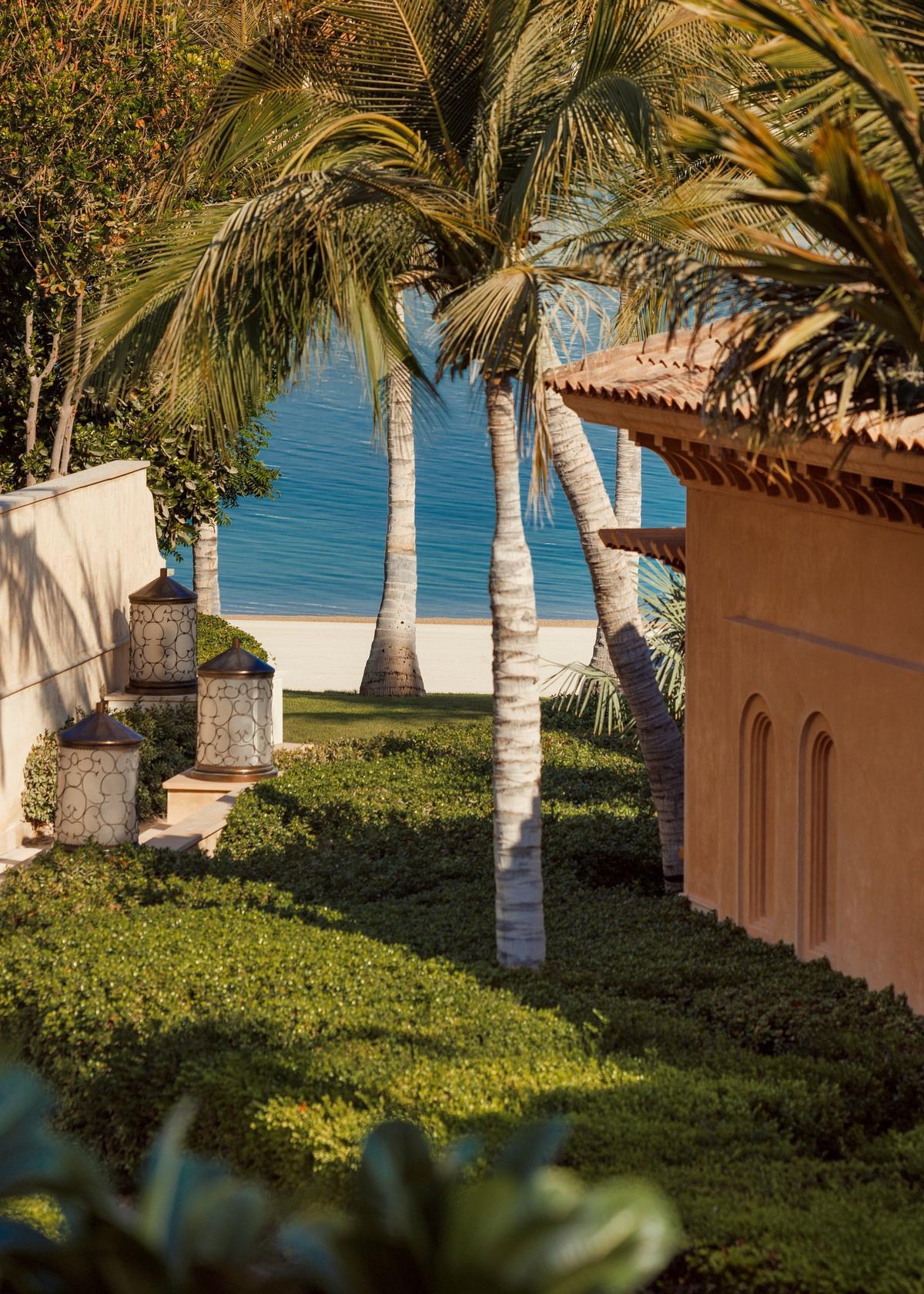 Two-Bedroom Beachfront Family Room at One&Only The Palm, Dubai, view 2