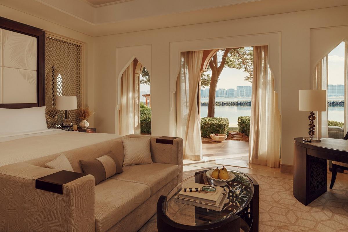 Beachfront Premier Room at One&Only The Palm, Dubai, view 3