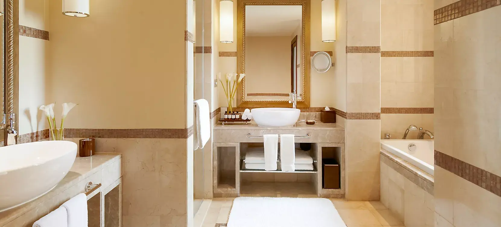 Deluxe Grand Family Heritage Palm Sea View Room, 1 King Bed, 2 Queen Beds, Balcony at Fairmont The Palm, view 3