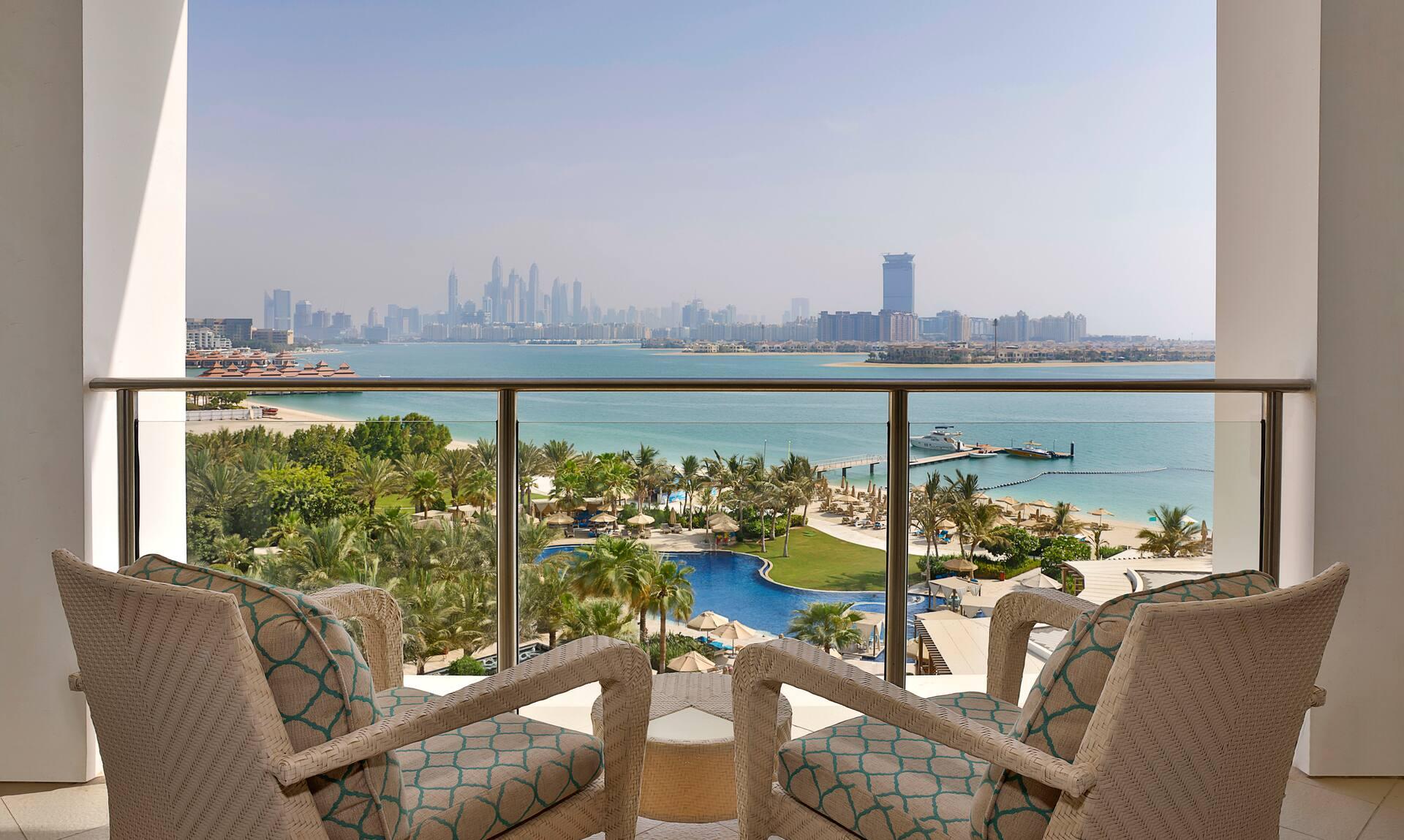 King Deluxe Room with Palm Sea View