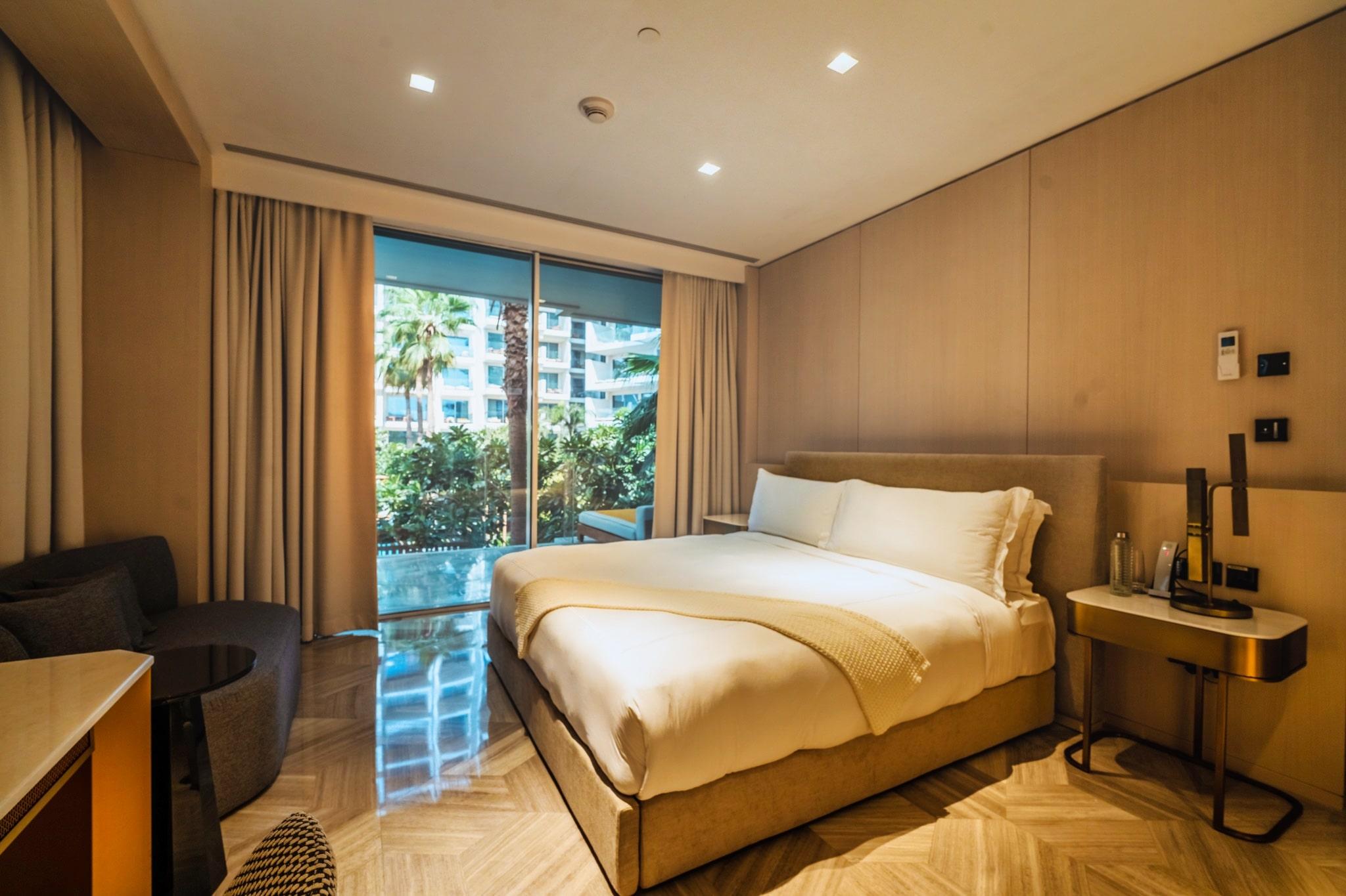 5 Bed | Beach villa w/ Pool at FIVE Palm Jumeirah
