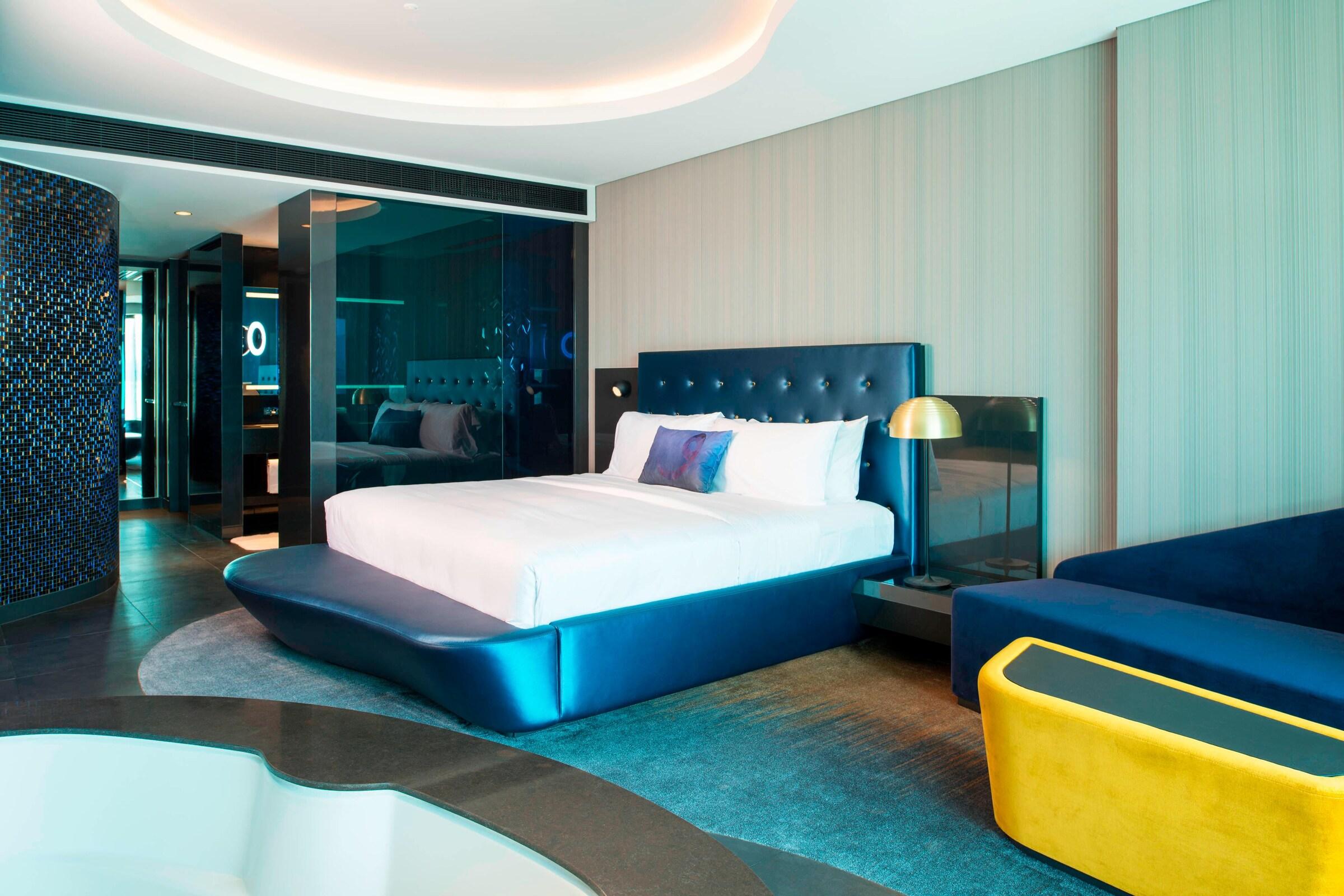 W Suite