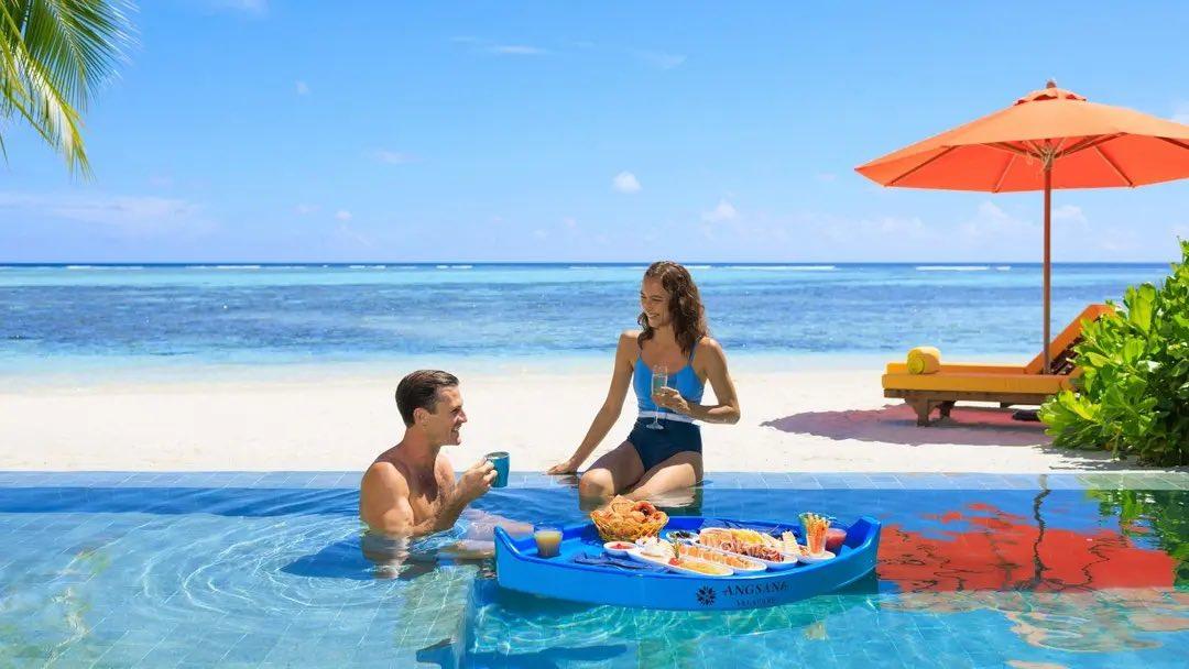 Beachfront Infinity Pool Villa at Angsana Velavaru, view 3
