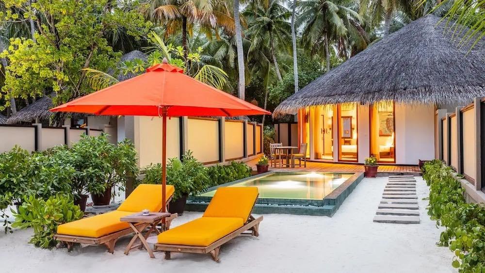 Beachfront Infinity Pool Villa at Angsana Velavaru, view 4