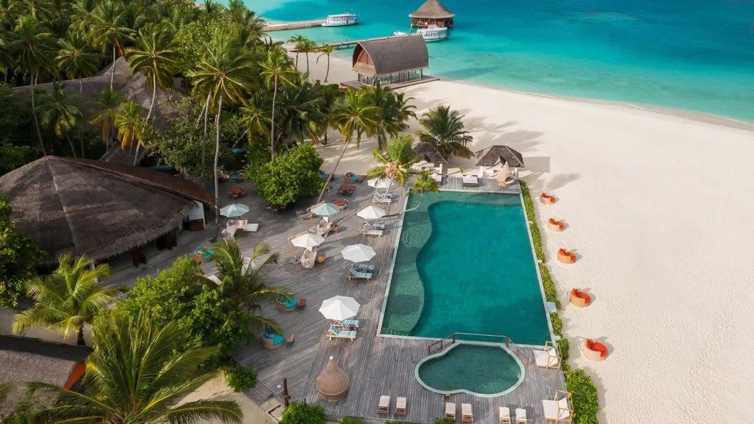 Kuredhi Pool Bar