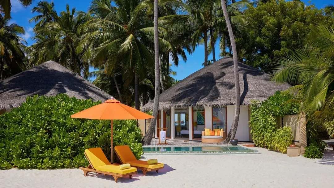 Beachfront Infinity Pool Villa