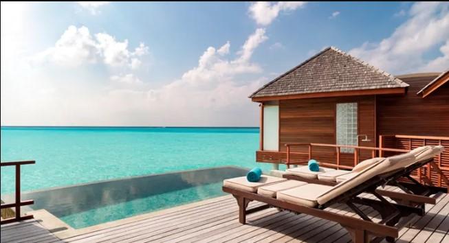Deluxe Over Water Pool Suite