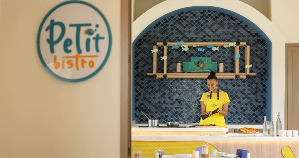 Petit Bistro