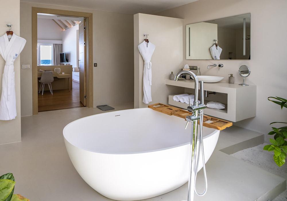 Beach Villa at Baglioni Maldives Luxury All Inclusive Resort, view 5