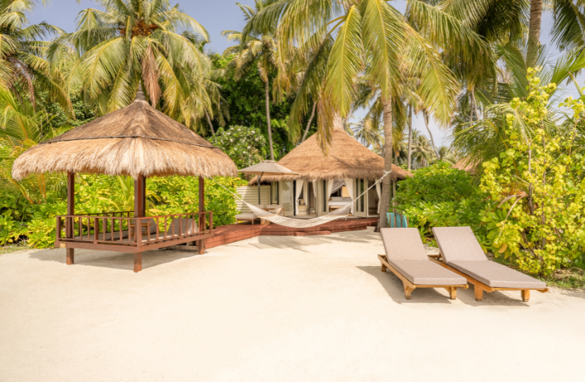 Beachfront Sunset View Pool Villa at Banyan Tree Vabbinfaru