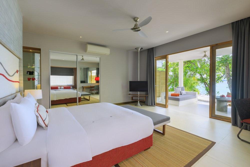 Beach Villa at Niva Dhigali, view 3