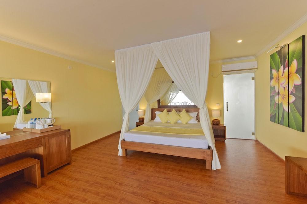 Overwater Bungalow at Dreamland, view 7