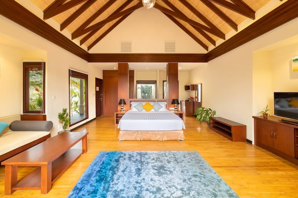 Beach Villa at Furaveri, view 5