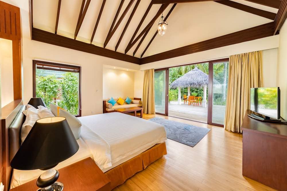 Garden Villa at Furaveri, view 3