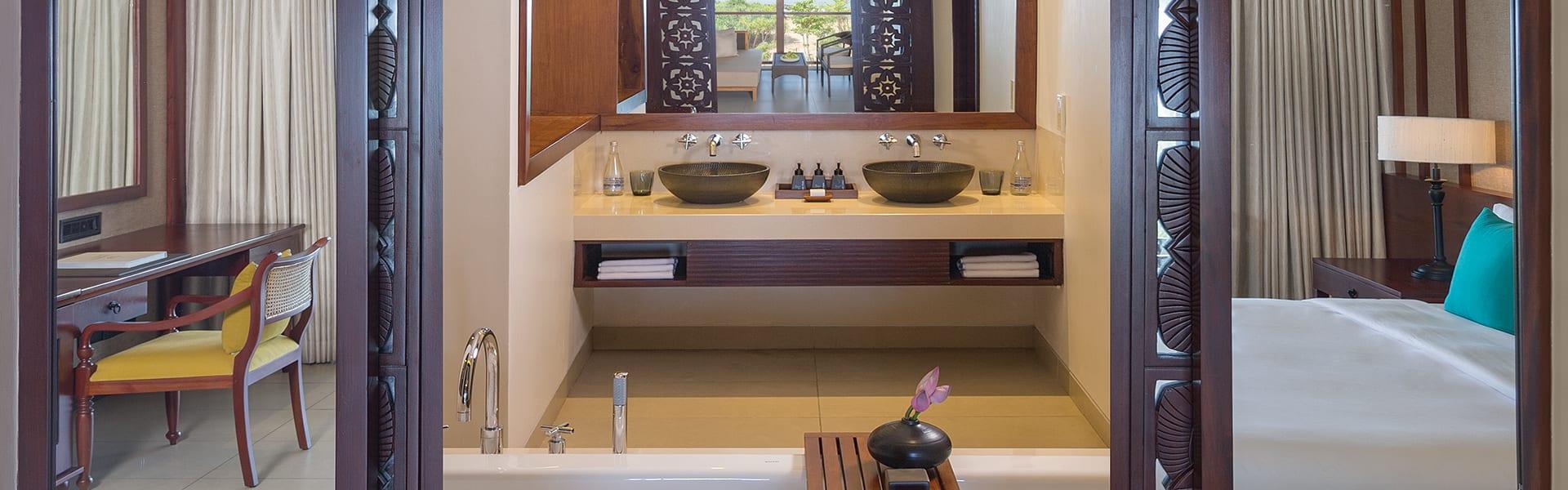 Deluxe Ocean View Room at Anantara Kalutara Resort, view 2