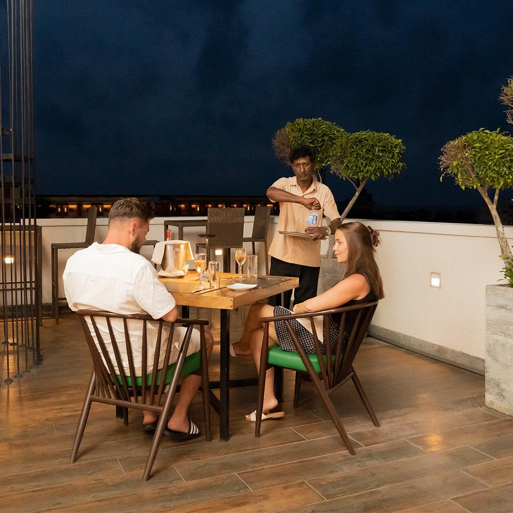 Rooftop Bar & Restaurant