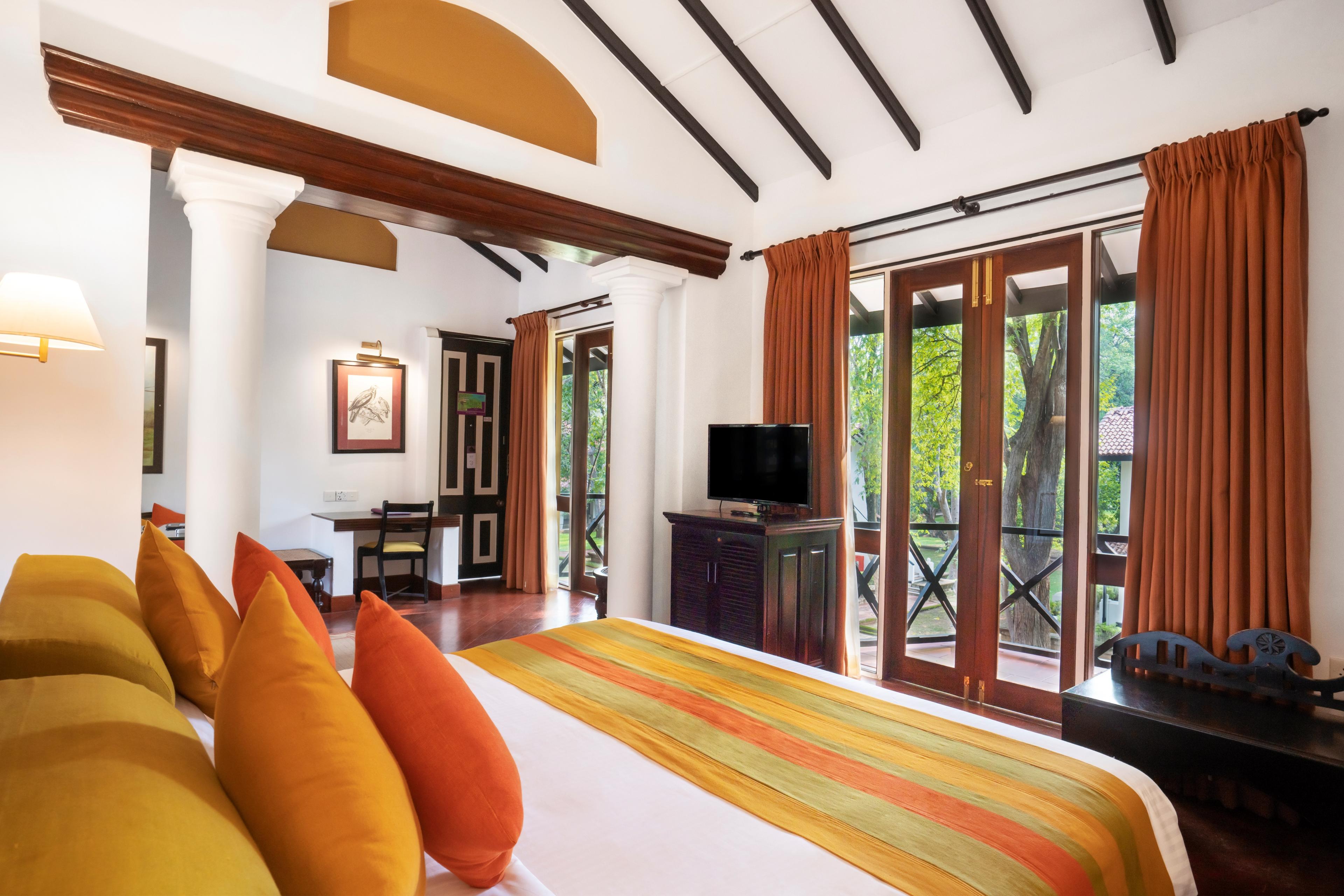 Deluxe Lake View at Cinnamon Lodge Habarana