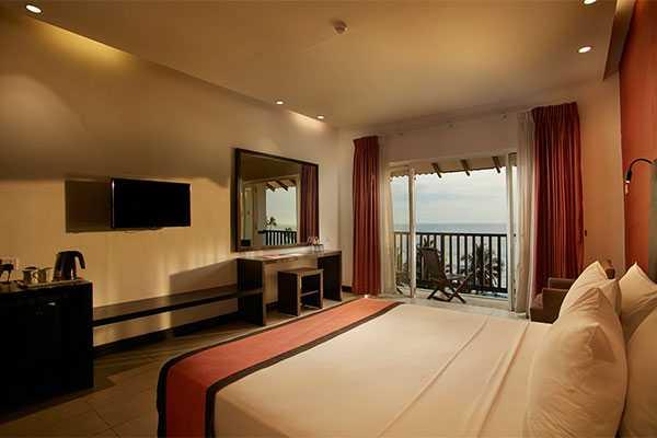 Deluxe Rooms with Full Sea View at Citrus Hikkaduwa