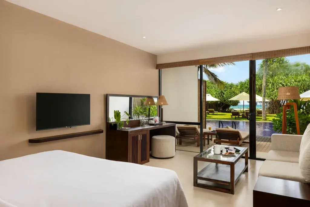 Surf Swim Up Room