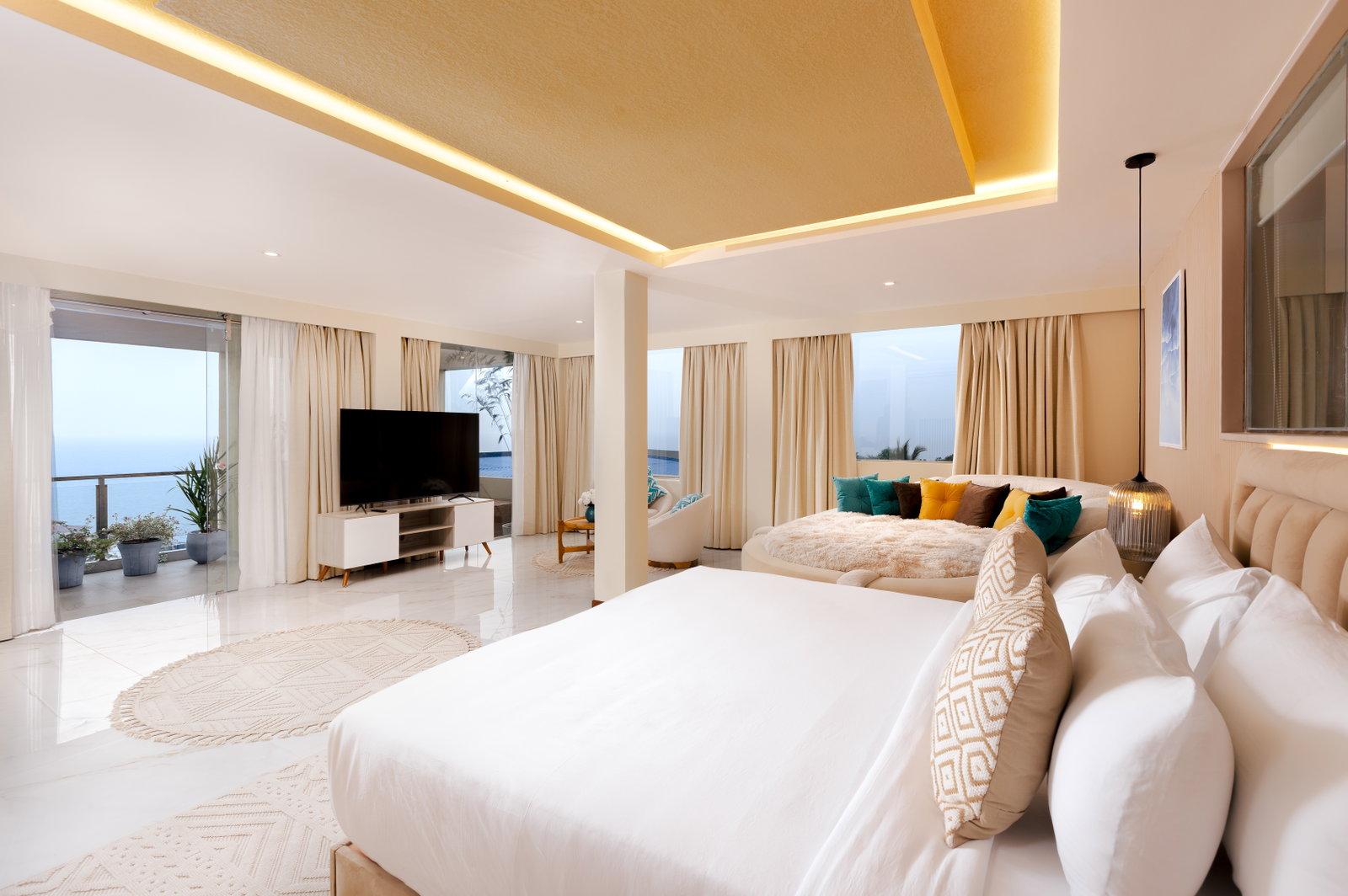 Penthouse Suite With Jacuzzi