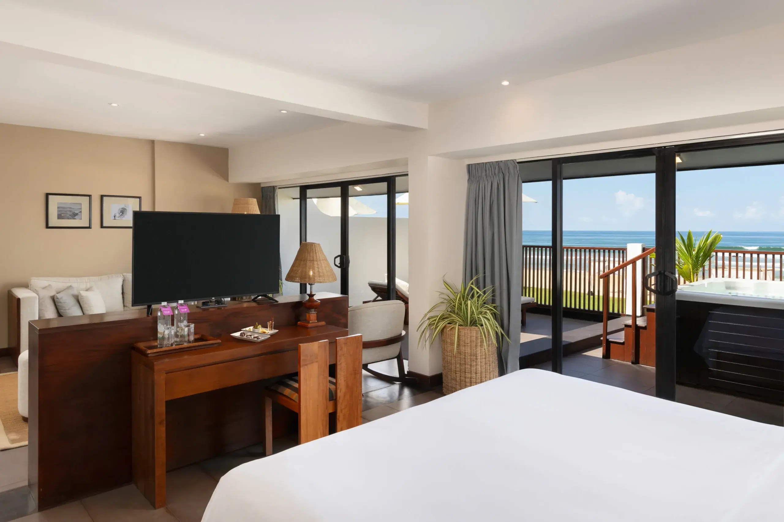 Suite at Ekho Surf Hotel